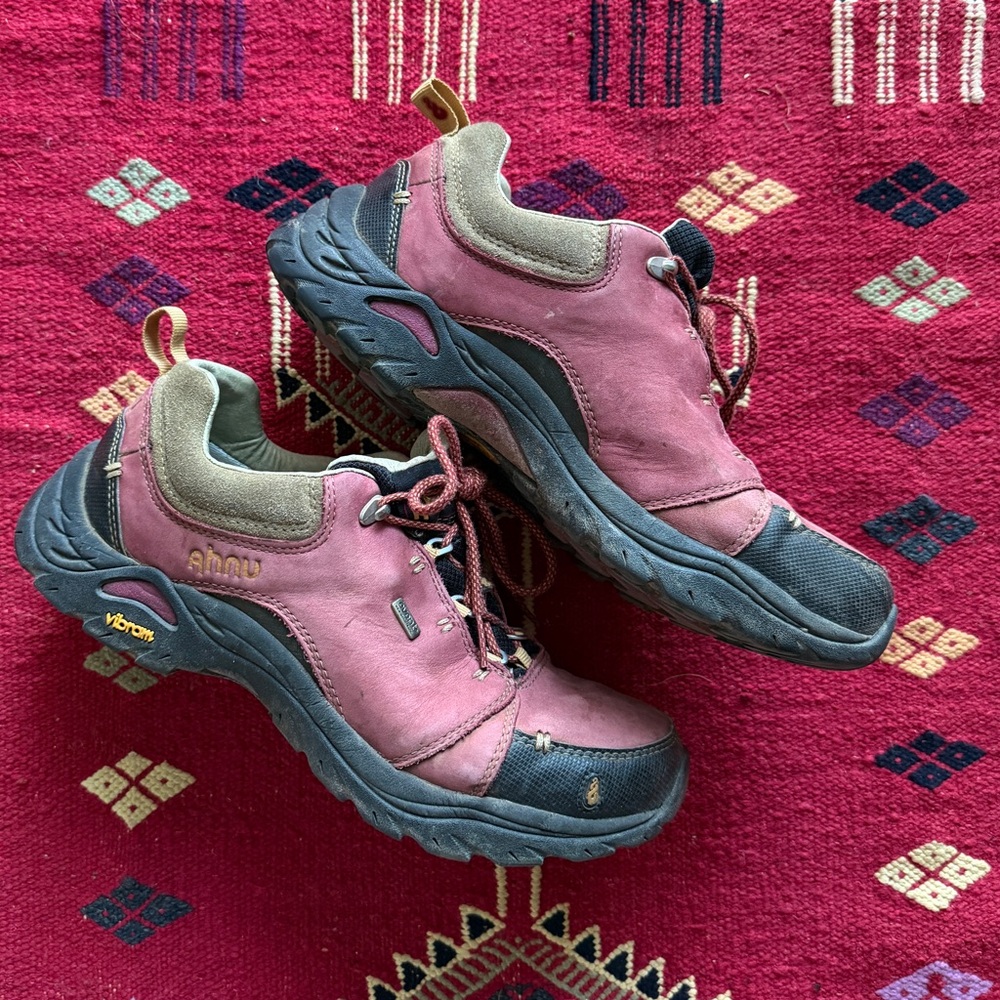 Used Ahnu Street-style Hiking Sneakers (Sz 9)